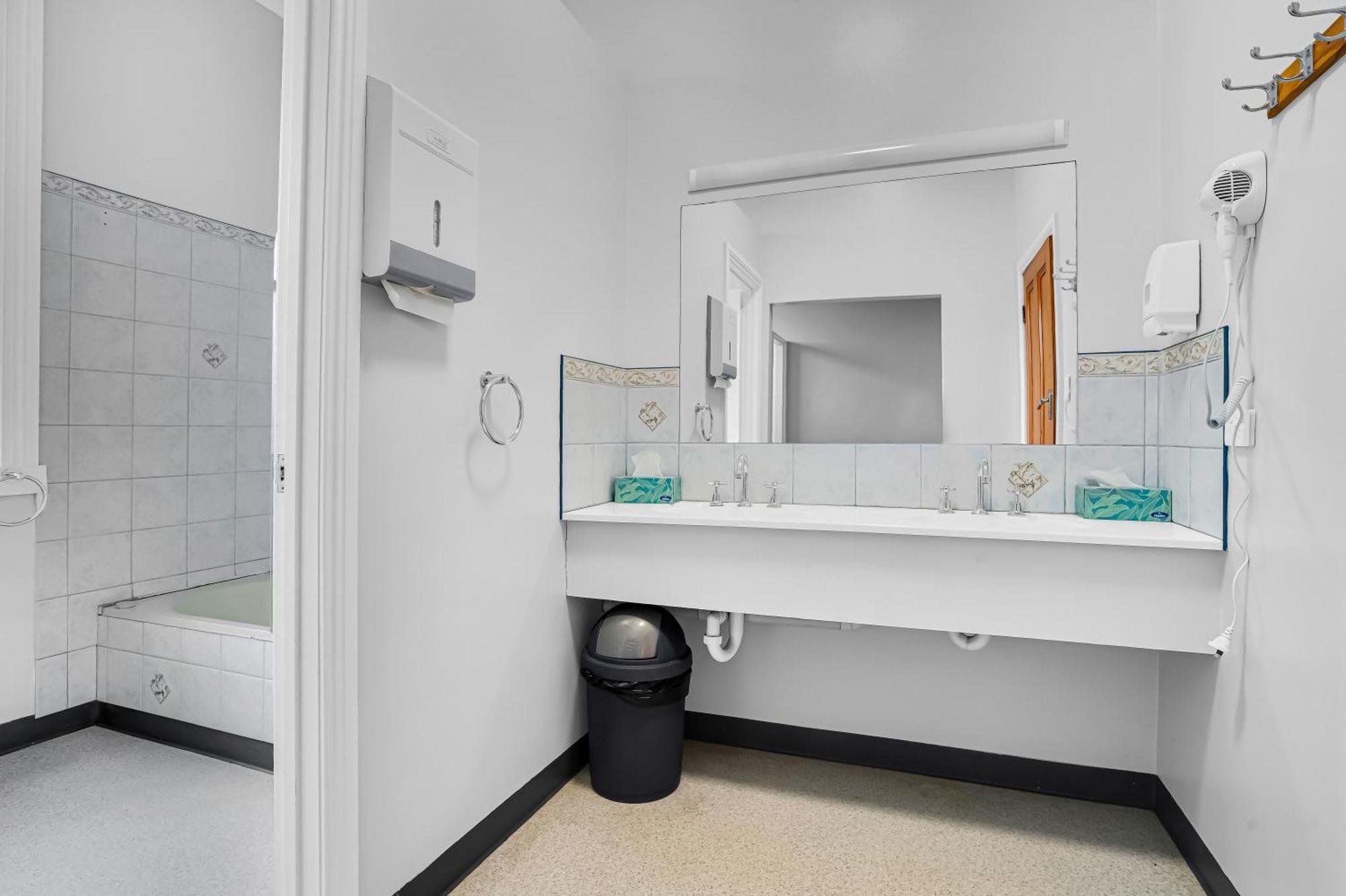 The Bischoff Hotel Waratah Zimmer foto