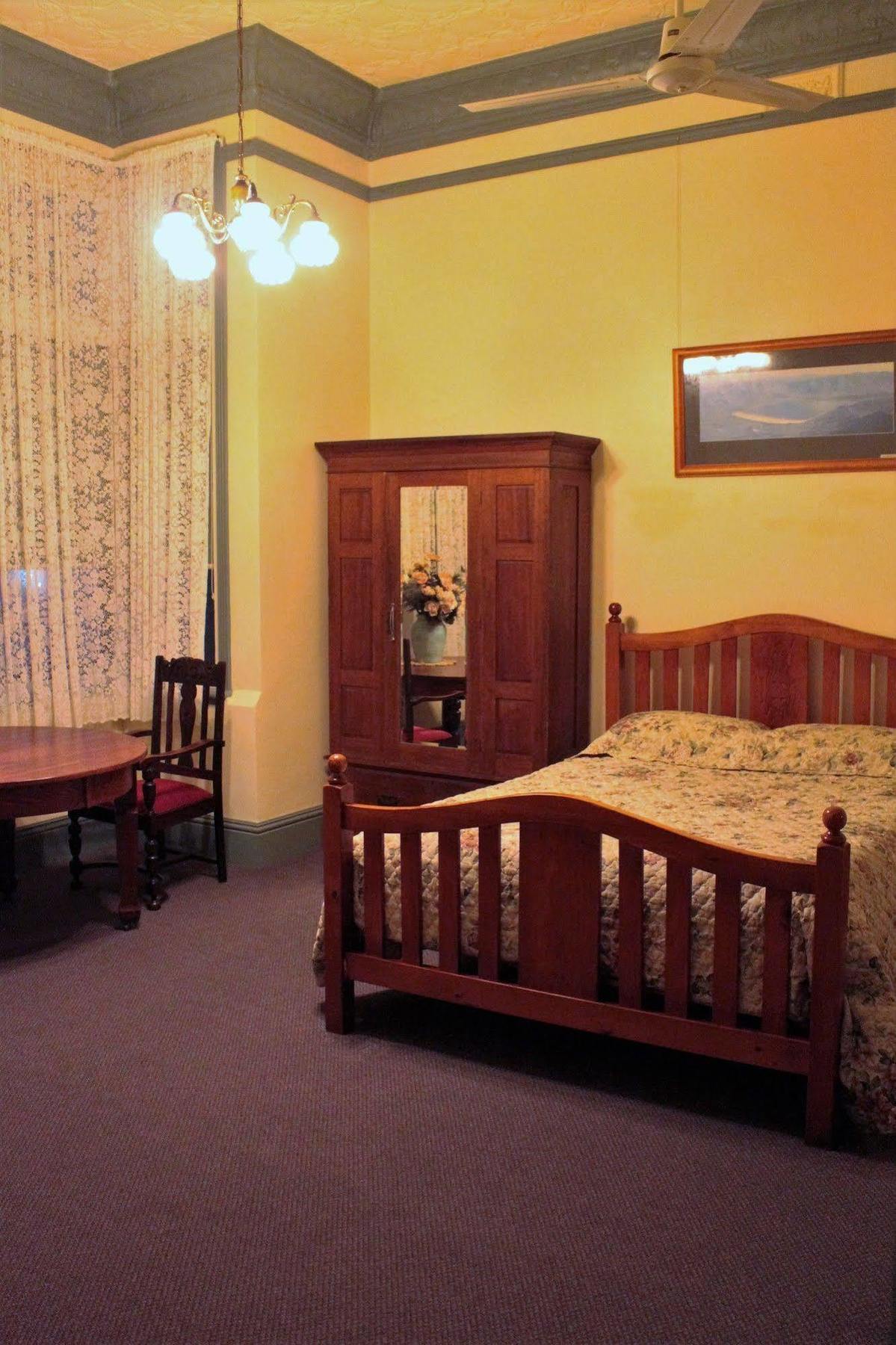 The Bischoff Hotel Waratah Exterior foto